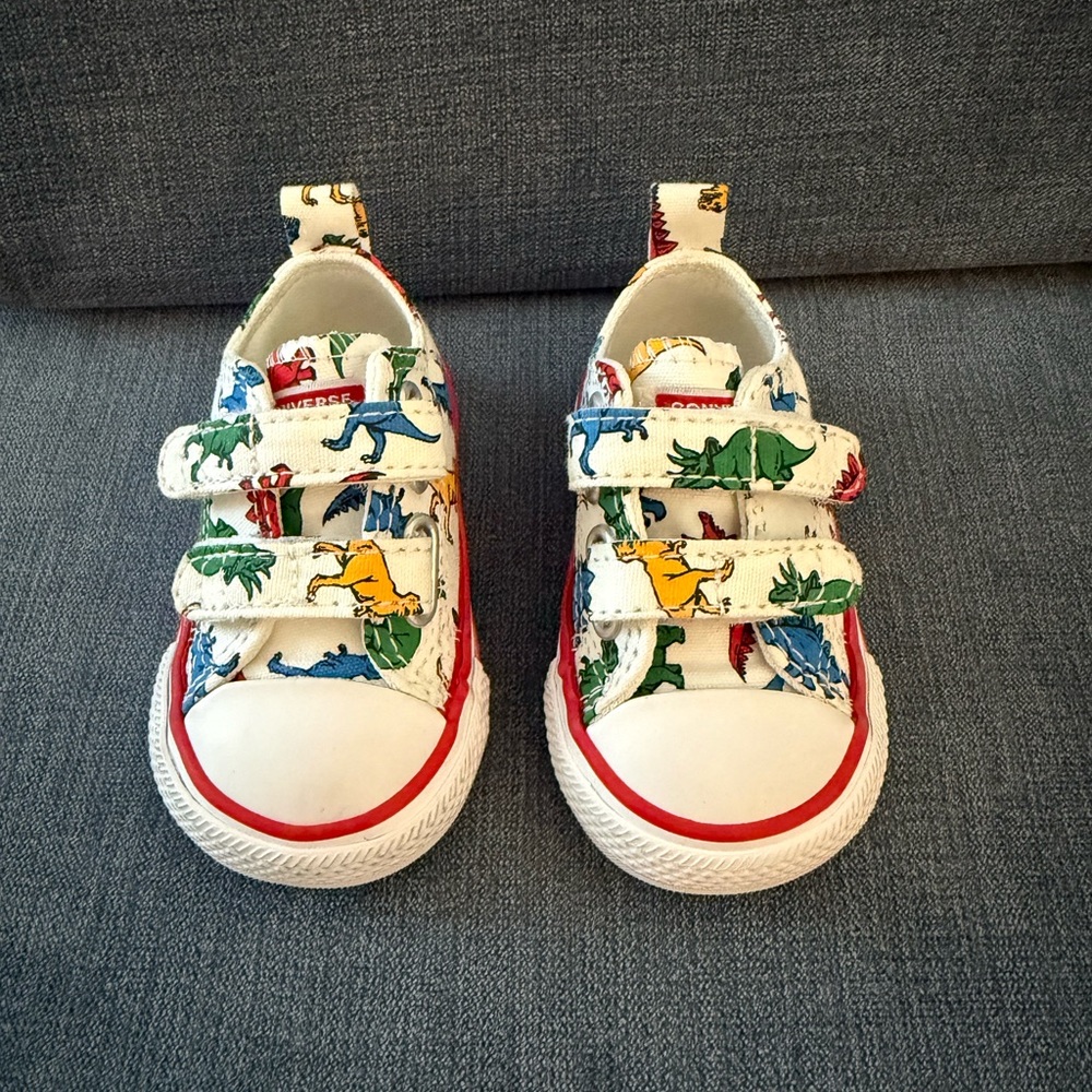 Toddler / Baby converse - Sz 2 - worn once